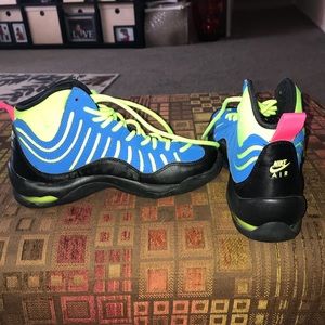 Nike Boys basketball sneakers